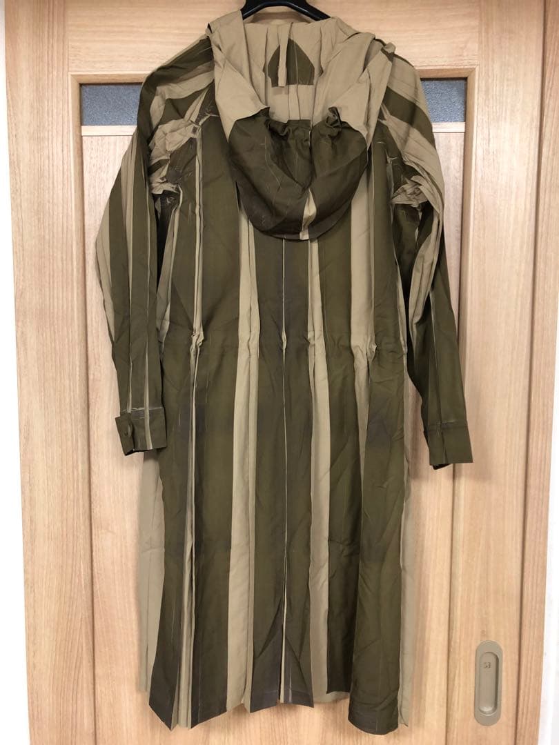 イッセイミヤケ　レインコート　サイズ3
