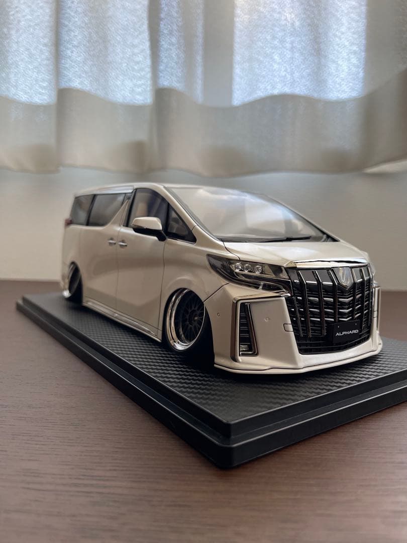 イグニッションモデル トヨタ アルファード H30W 1/18 カスタム