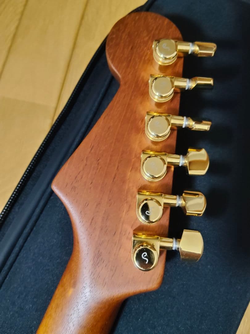 Warmoth+Musikraft 5A Figured Koa ストラトタイプ