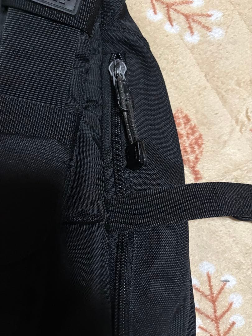 民*を様 old gap ショルダーバッグ