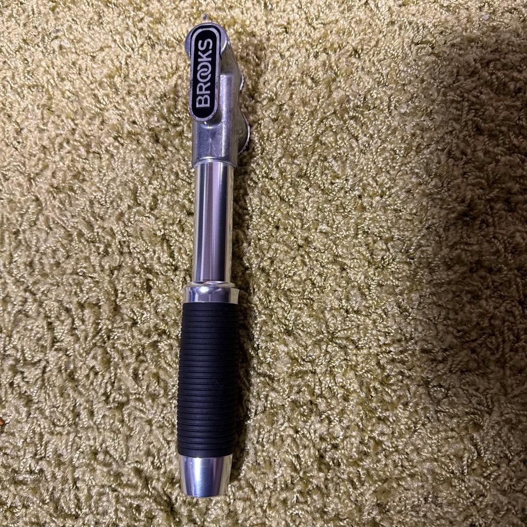 BROOKS (ブルックス)P1 ハンドポンプ 圧力計、コンパス付き