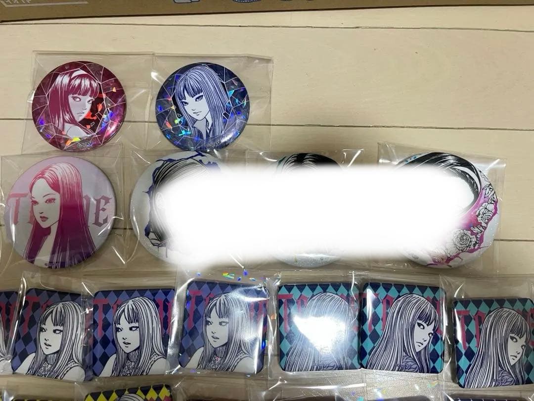 【正規品】バラ売り可能　富江　ホログラム　ラメ入り　オーロラ　バッジ