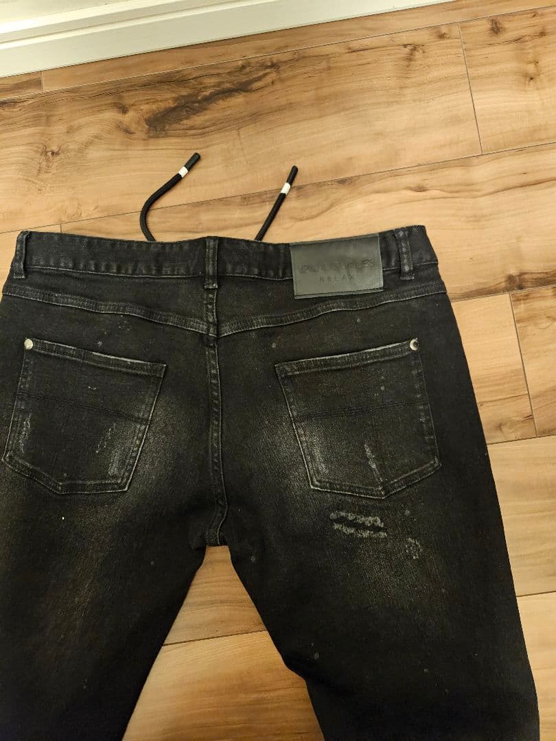 1PIU1UGUALE3 RELAX　ブラック ダメージデニムパンツ