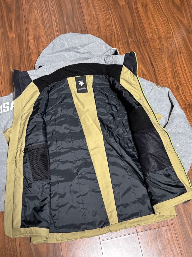 [美品] デサント スキージャケット Lサイズ