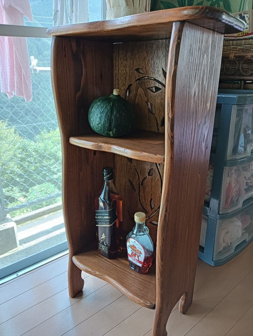 透かし棚　手作り　本立て　木製棚　国産杉