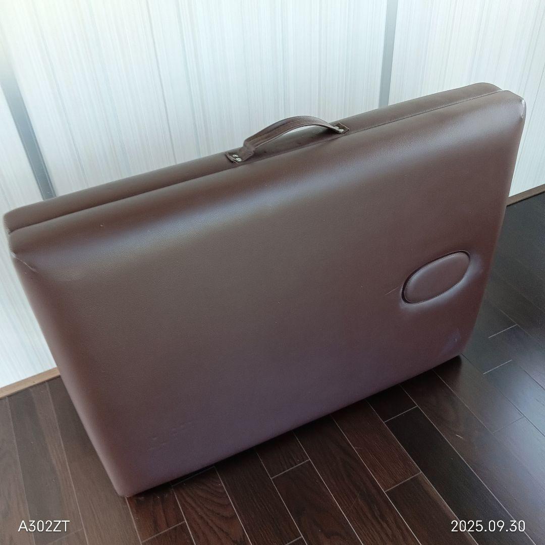 軽量 折りたたみ木製マッサージベッド　ブラウン