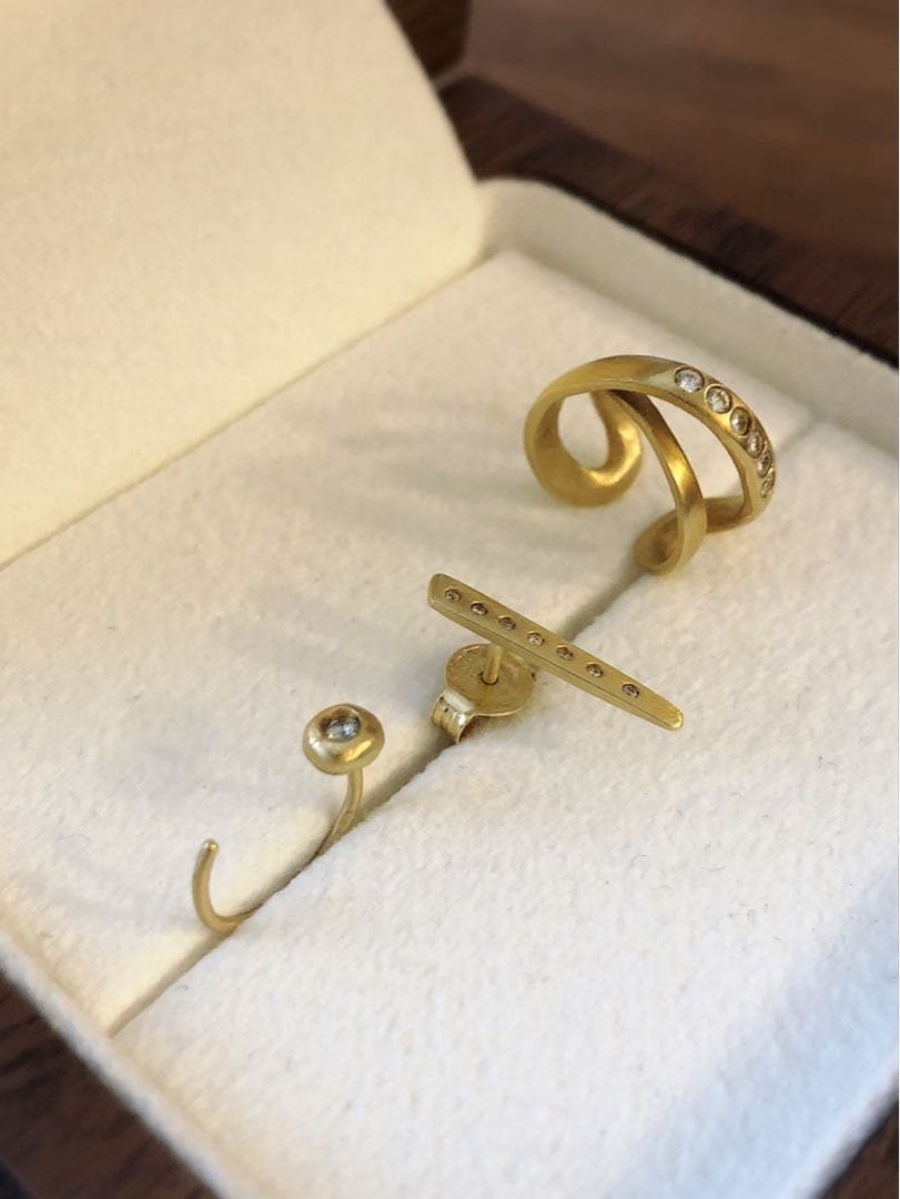 blanc iris ブランイリス 18kYG ダイヤモンドピアス