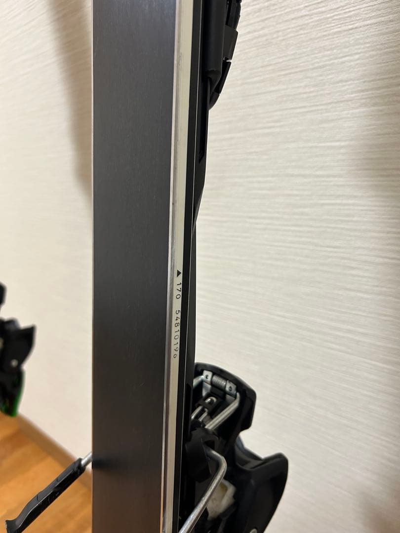 Fischer F19 スキー板 黒/緑 ビンディング付き