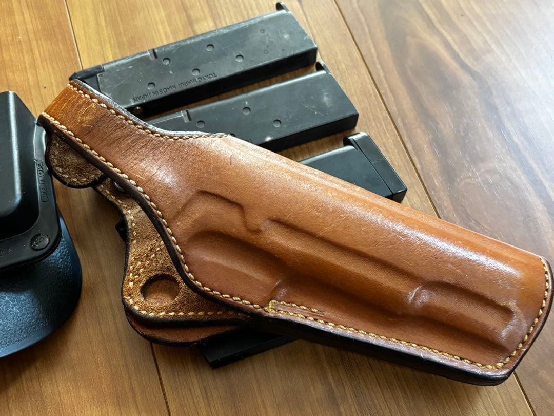 東京マルイ　M1911 コルトガバメント　ガスガン ビアンキレザー ホルスター