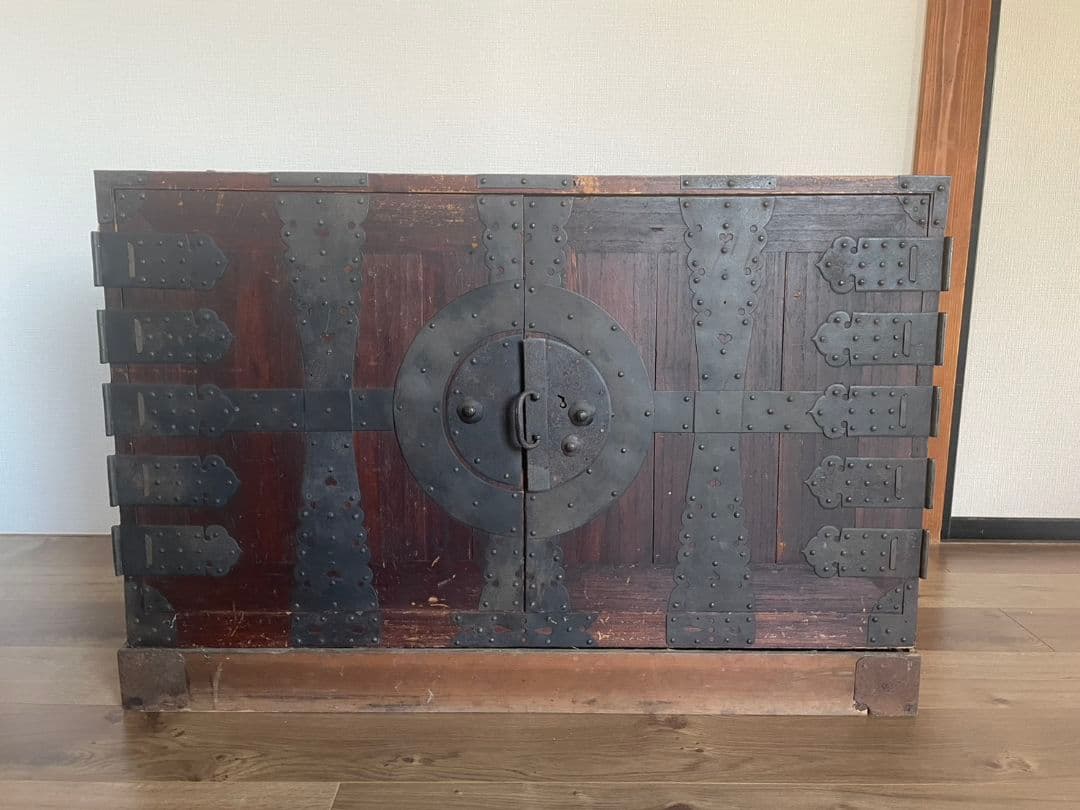 伝統的な和風木製箪笥 引き出し付きレア