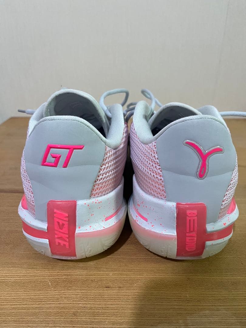 Nike バスケットボールシューズ グレー/ピンク