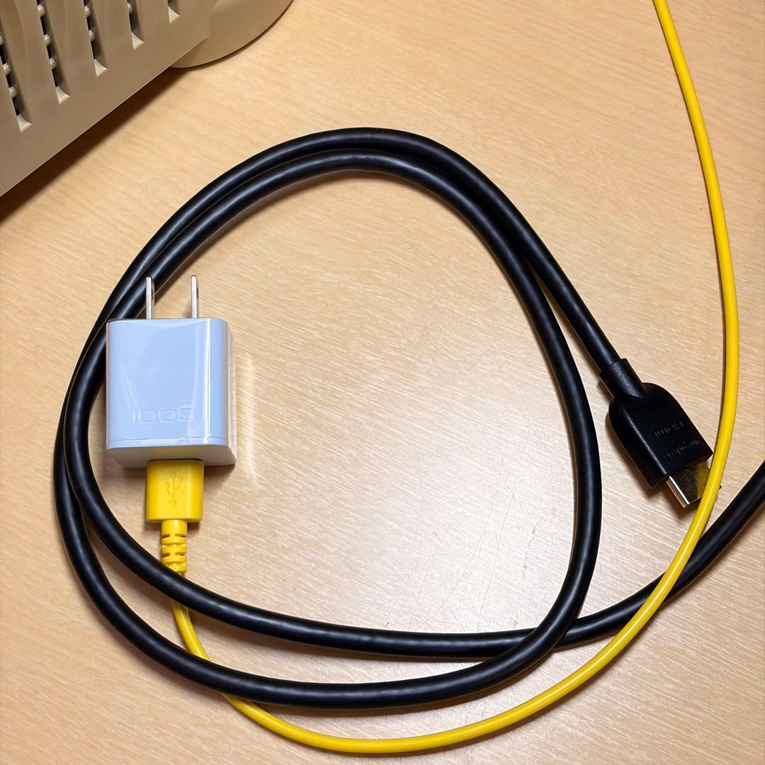 カラクラの筐体にiPadの液晶とHDMIコントローラーを組み込んだもの