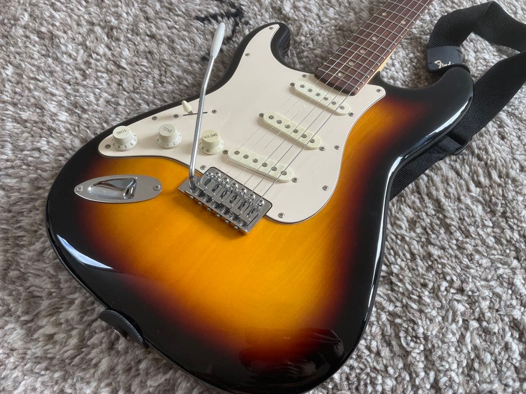 超美品　Squire by FENDER レフティー　ストラト　サンバースト