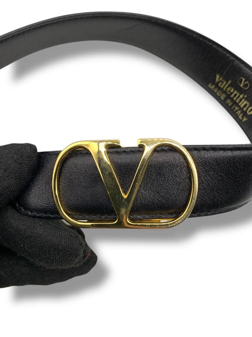 VALENTINO V字バックル 黒レザーベルト