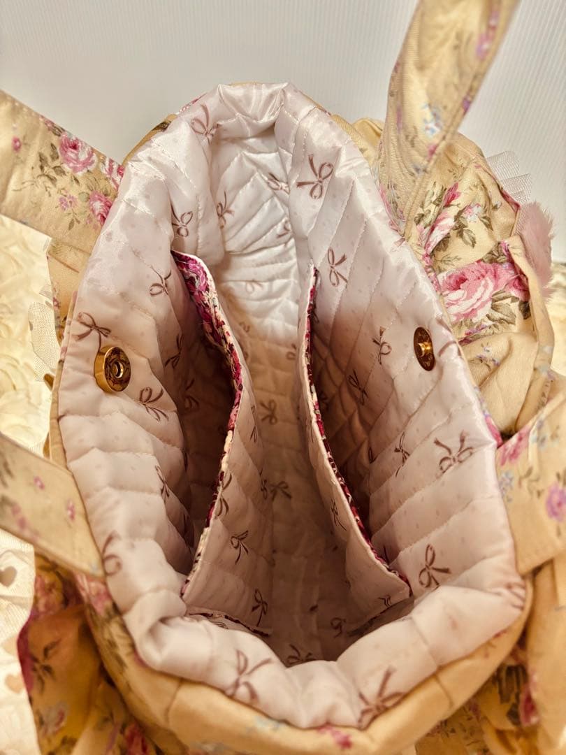 コヤンイサムチョン　ハート型フリルふりふり丸型コロリンバッグ