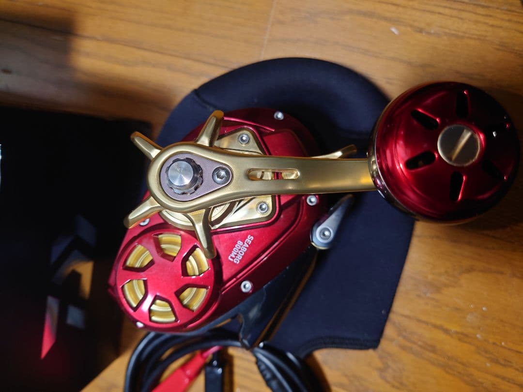 電動リール 赤 デジタル表示