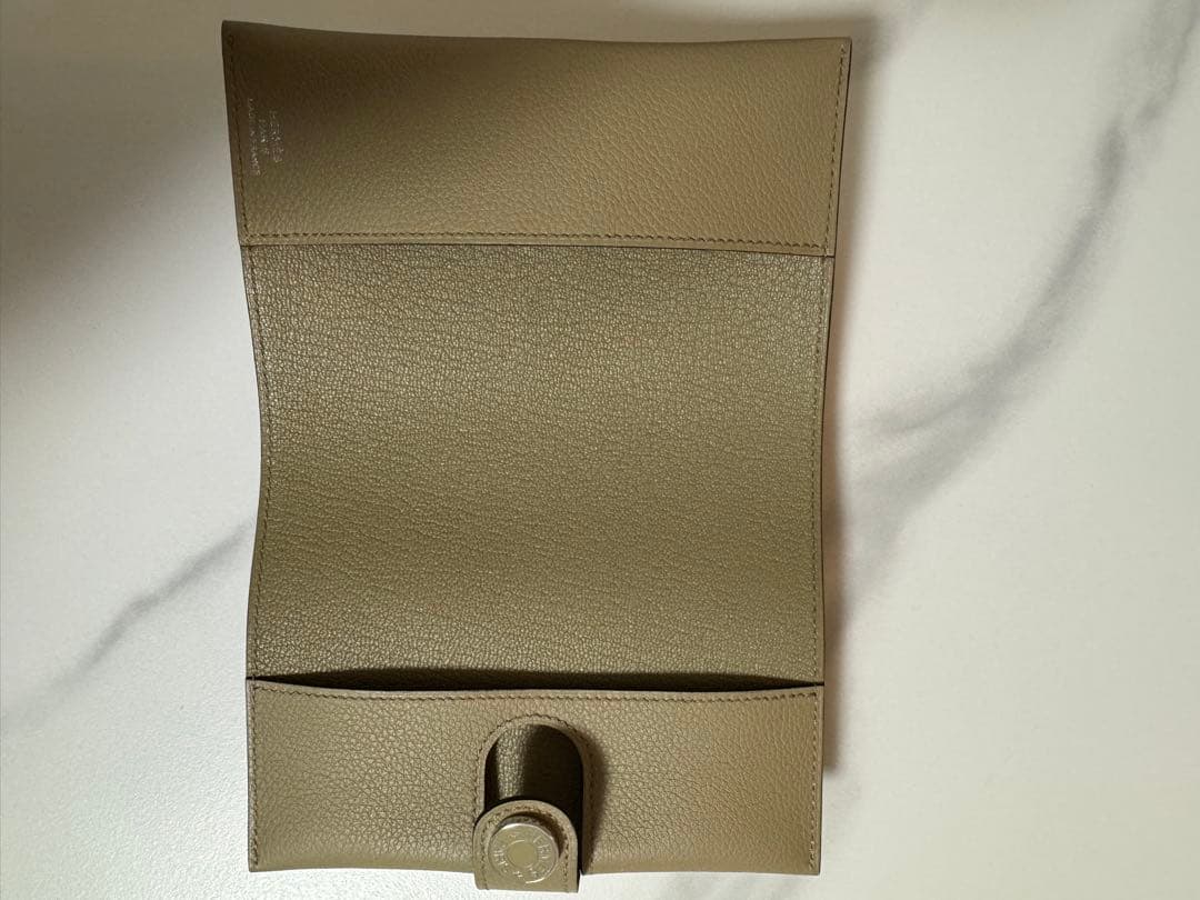HERMES R.M.S パスポートケース　ベージュ
