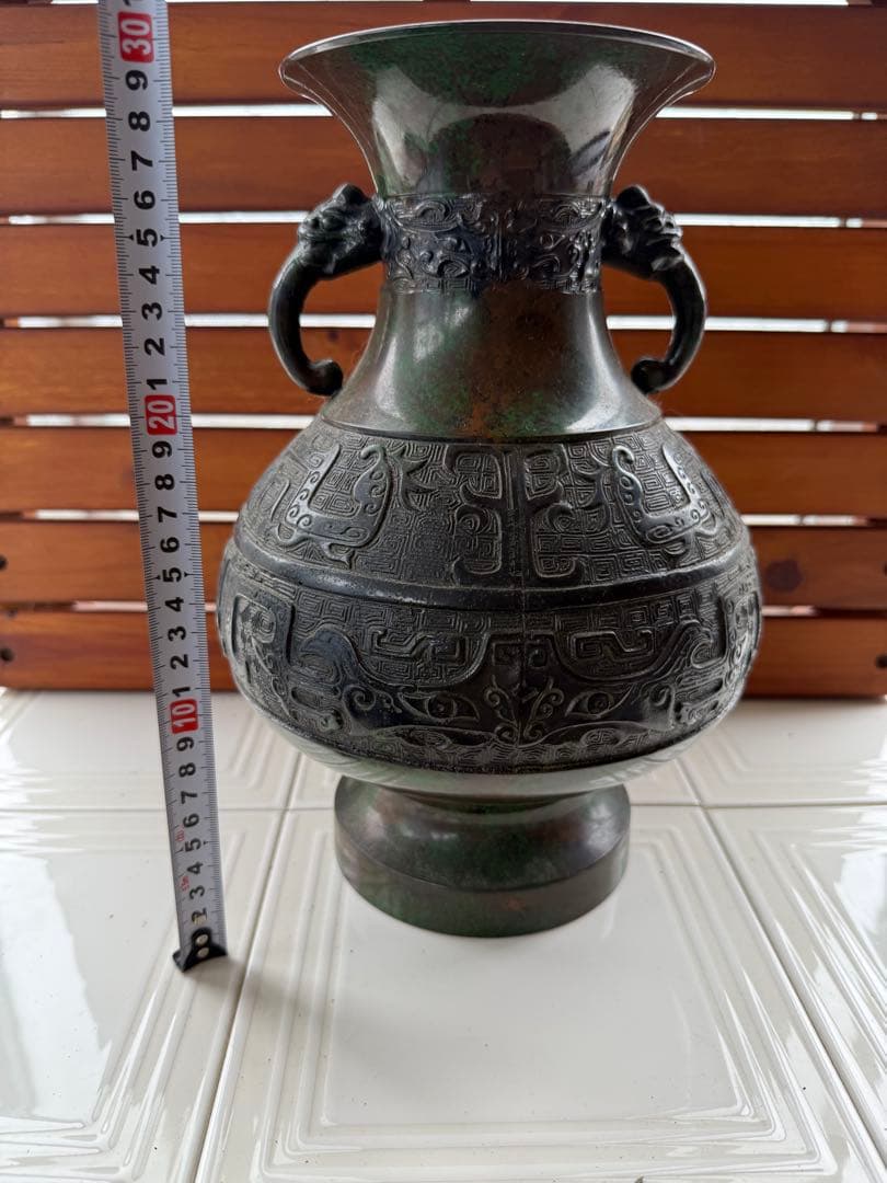 金属製彫刻装飾花瓶