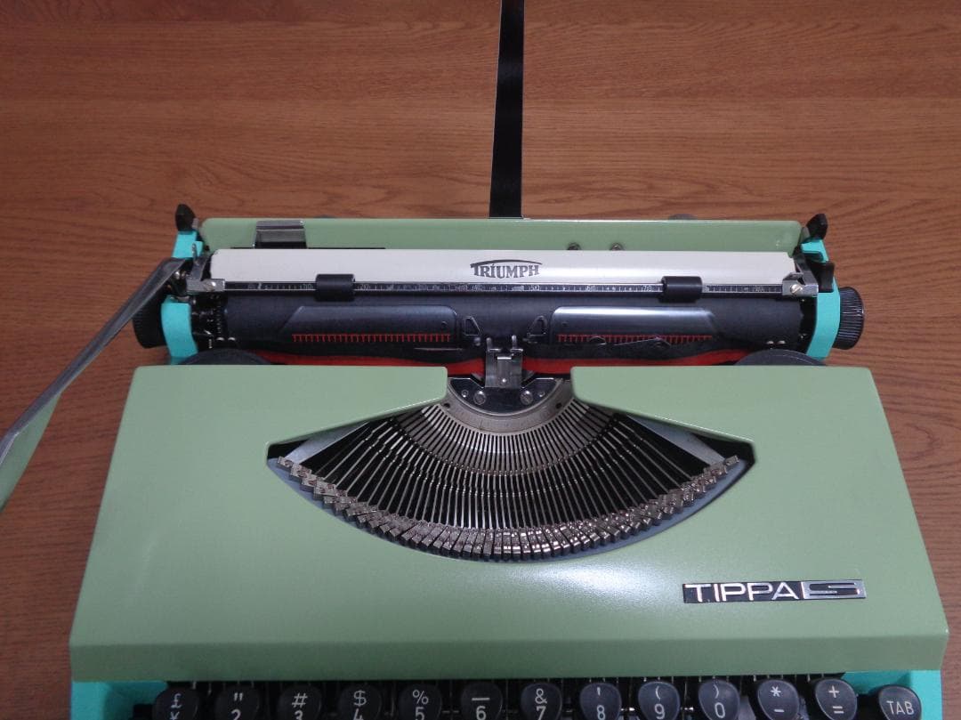 完動品　TRIUMPH TIPPAS　トライアンフタイプライター　パステルカラー