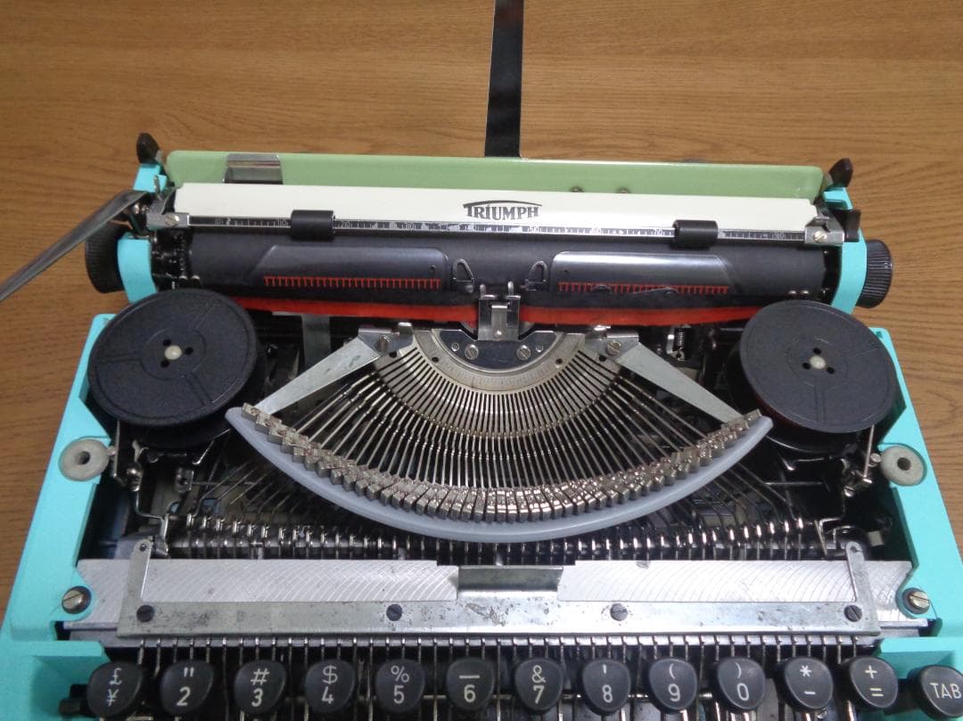 完動品　TRIUMPH TIPPAS　トライアンフタイプライター　パステルカラー