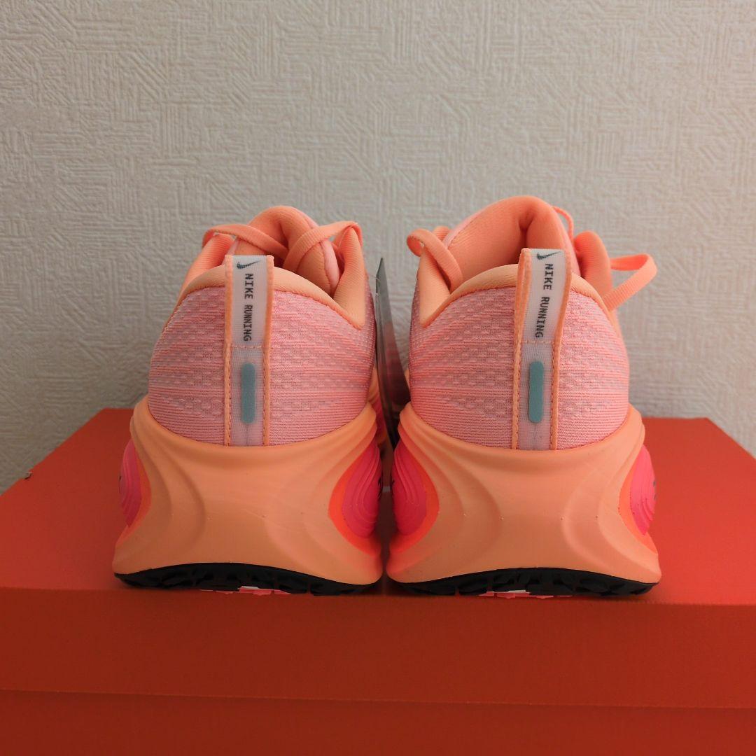 【新品未使用超人気モデル初期カラー】ナイキ ボメロプラス