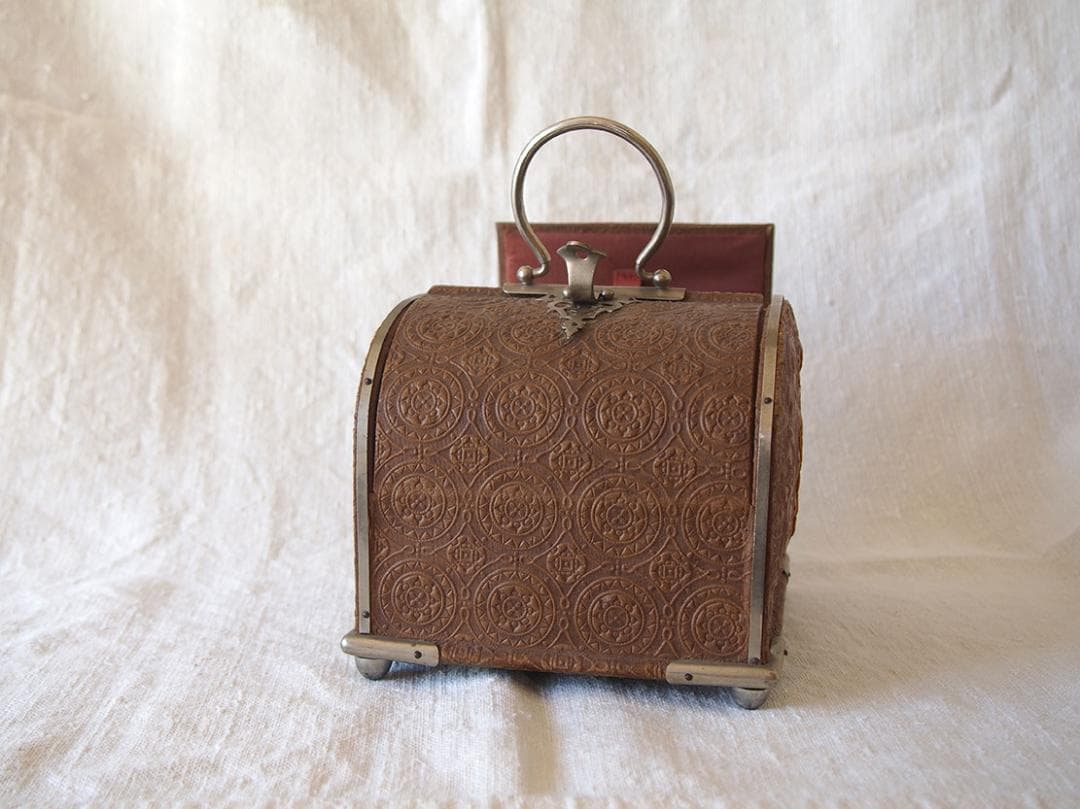 天使のエンボス模様 ロココ調デザイン 蓋付き宝石箱 小物入れ/K387