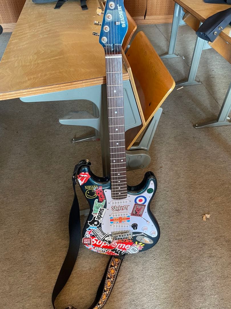 エレキギター ミニアンプシールド付き