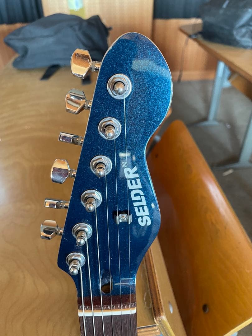 エレキギター ミニアンプシールド付き