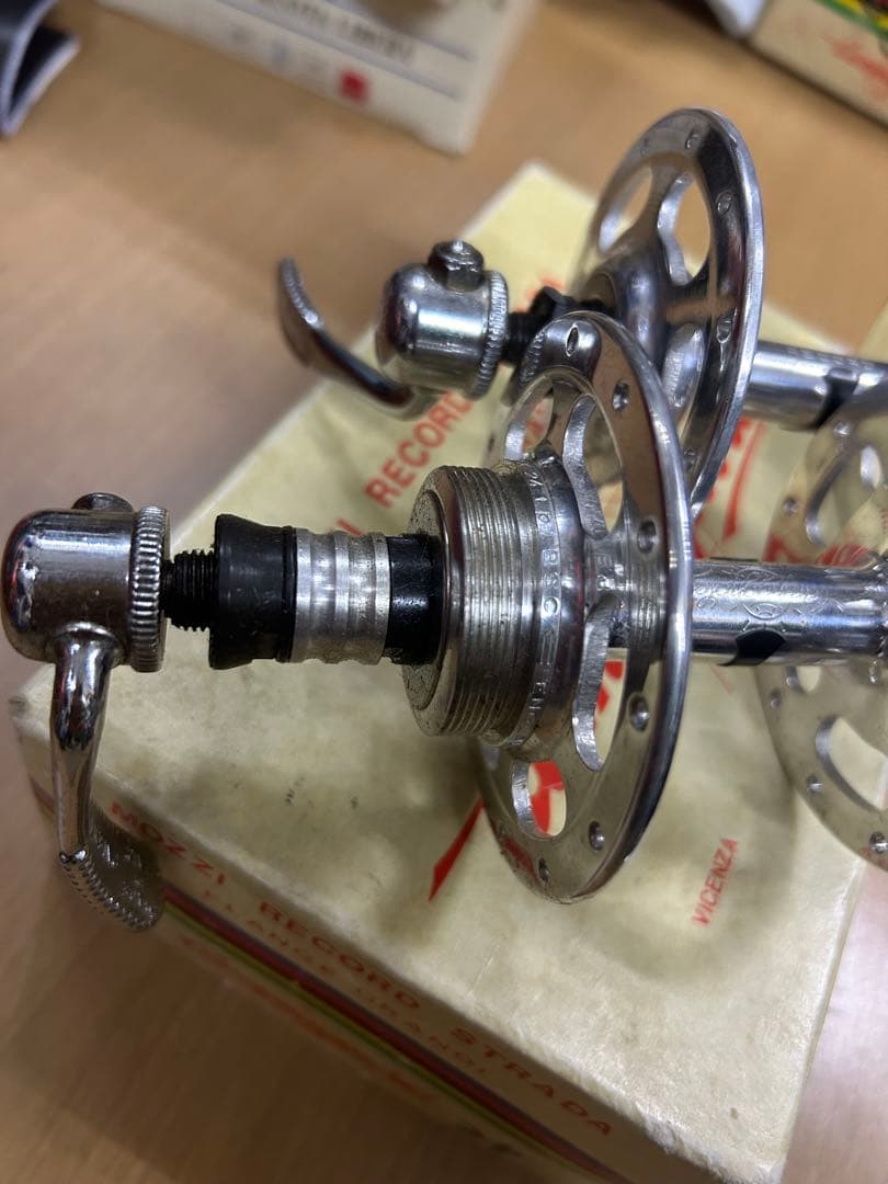 CAMPAGNOLO RECORD 前後ハブ ラージフランジ 24穴