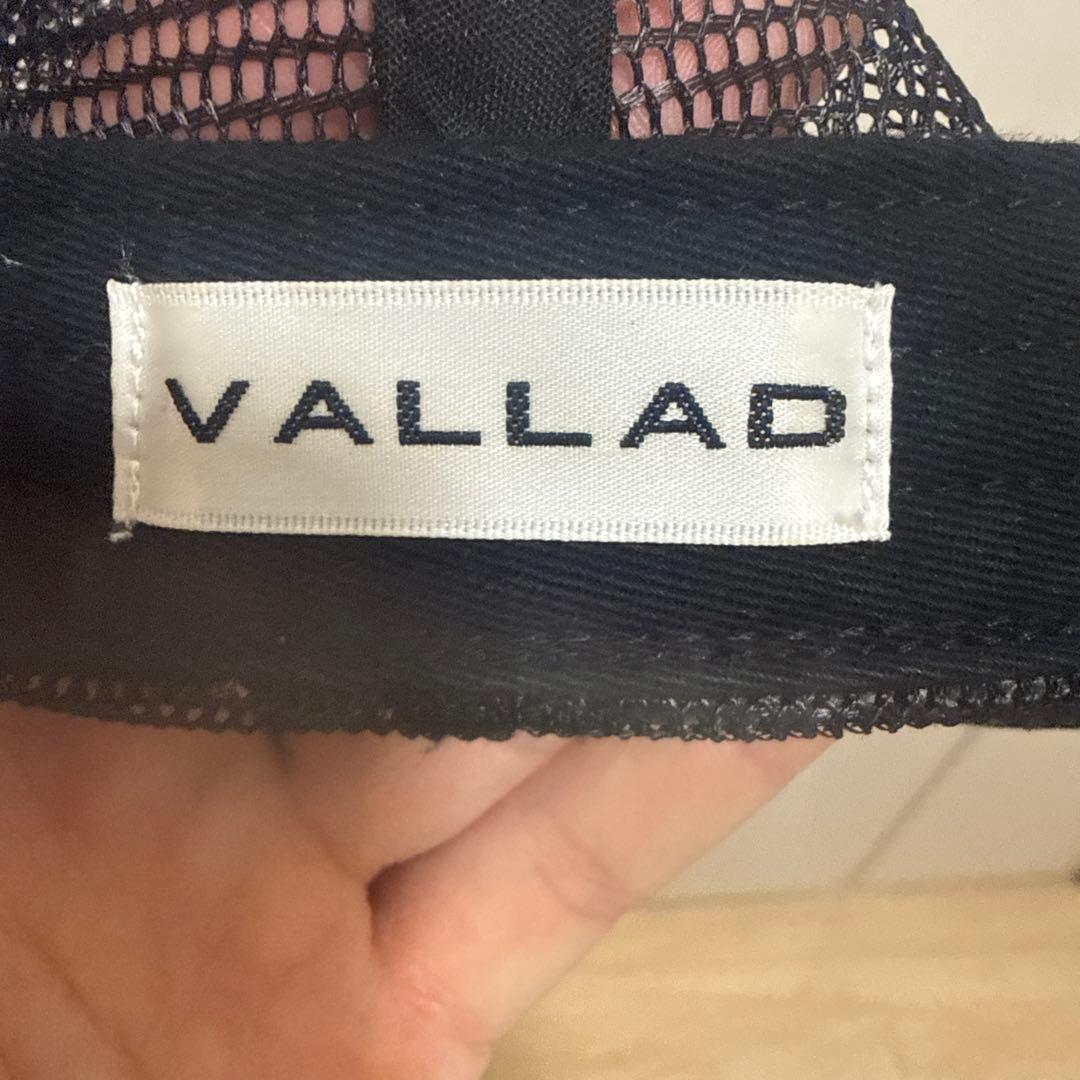 VALLAD 刺繍ロゴ ブラックキャップ