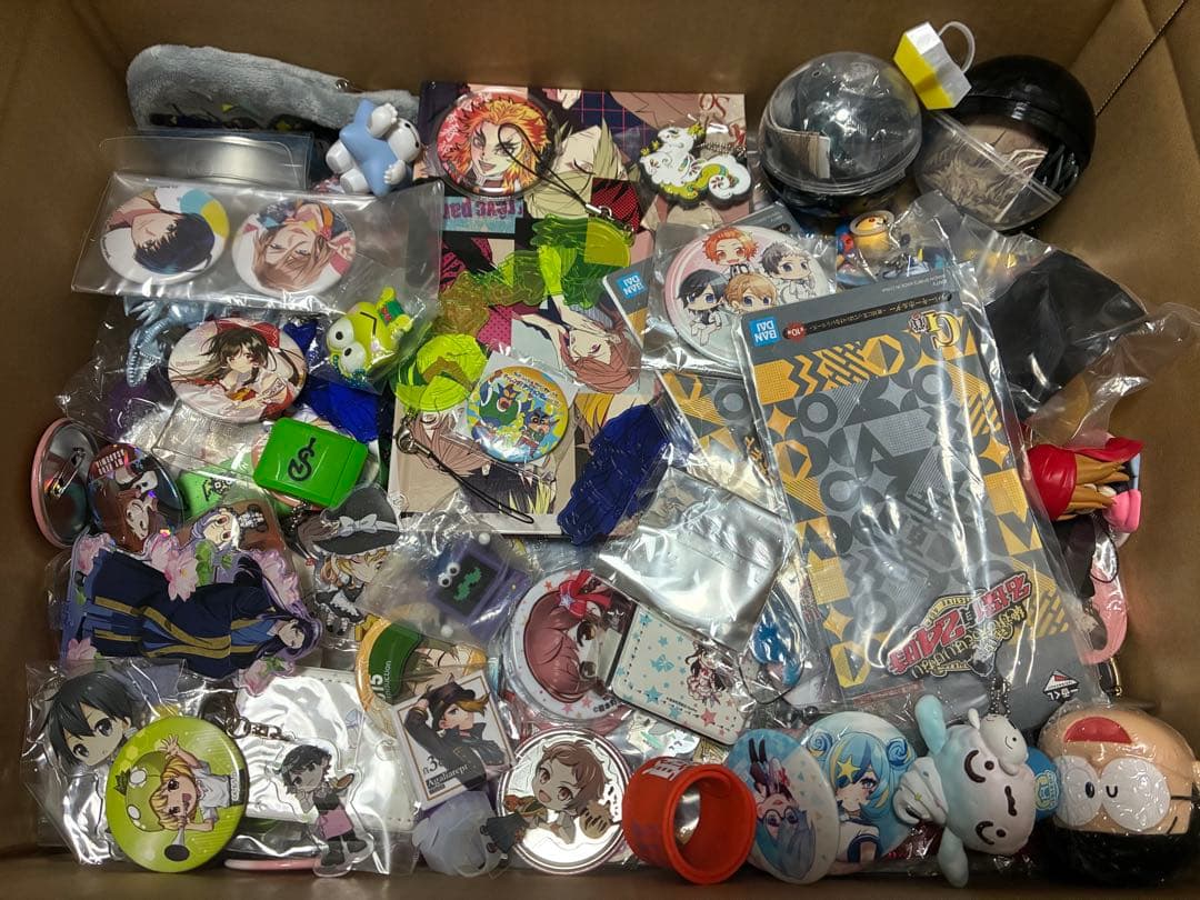 アニメ 漫画 大量 グッズ まとめ売り 缶バッジ カード アクリルスタンド