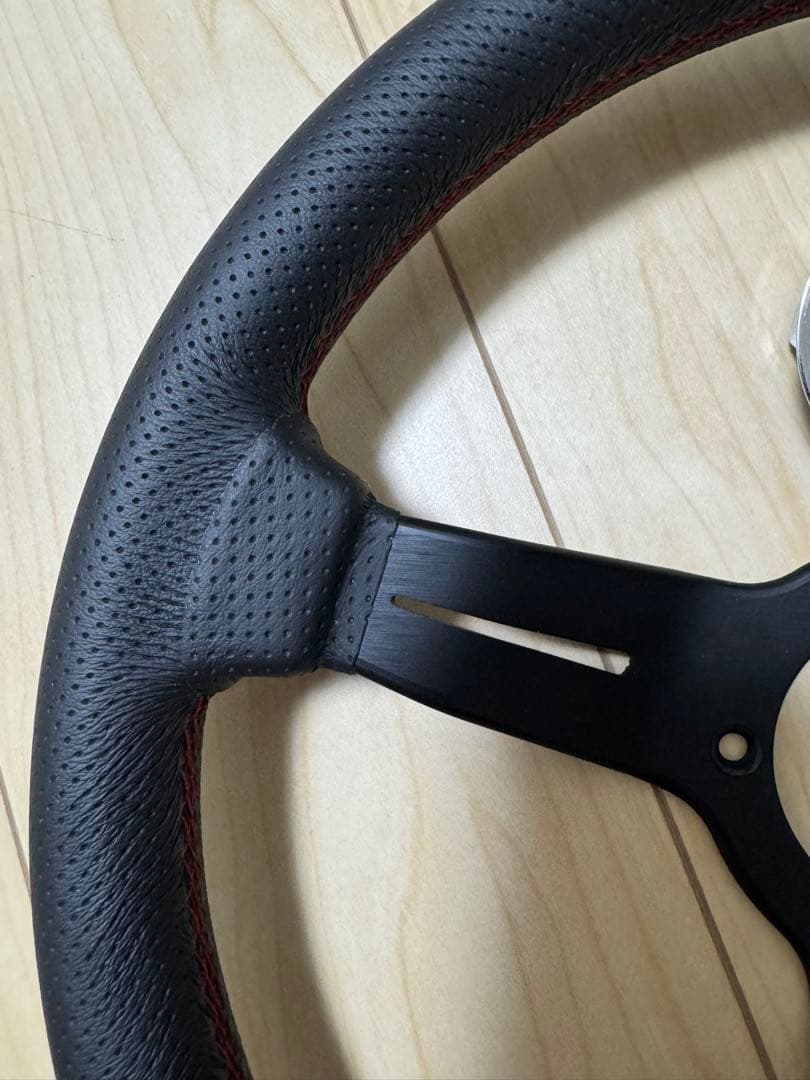 【美品】NARDI ナルディ ステアリング 330mm ブラック 赤ステッチ