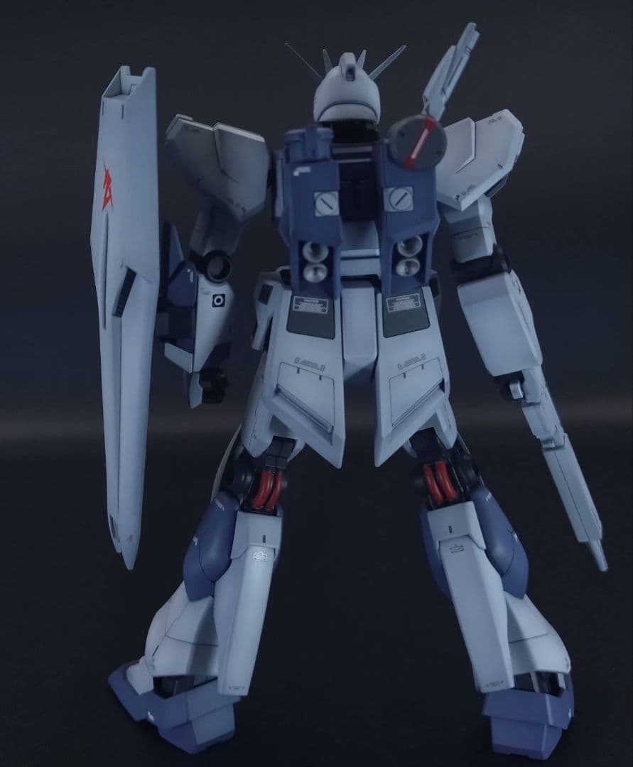 ガンプラ　完成品　EG　1/144 νガンダム