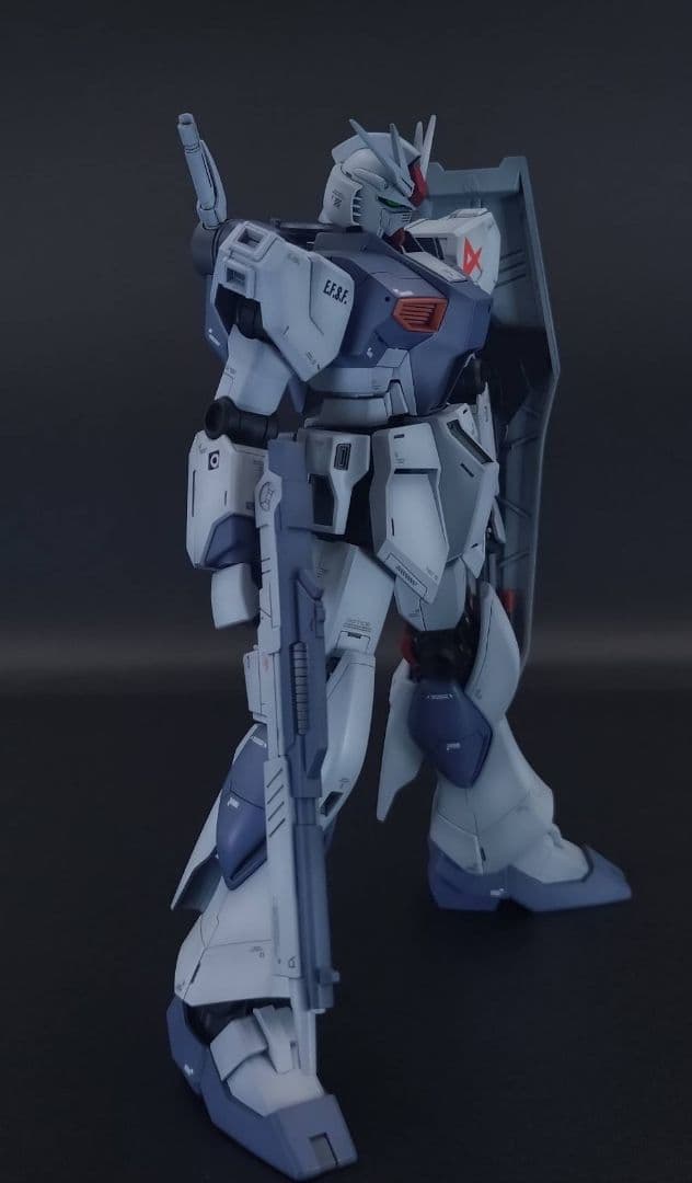 ガンプラ　完成品　EG　1/144 νガンダム
