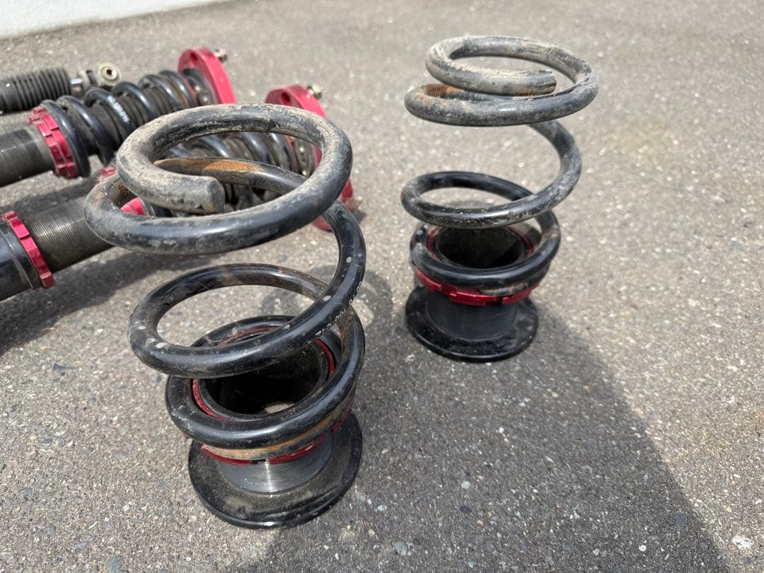 Largus 調整可能 コイルオーバーサスペンションキット