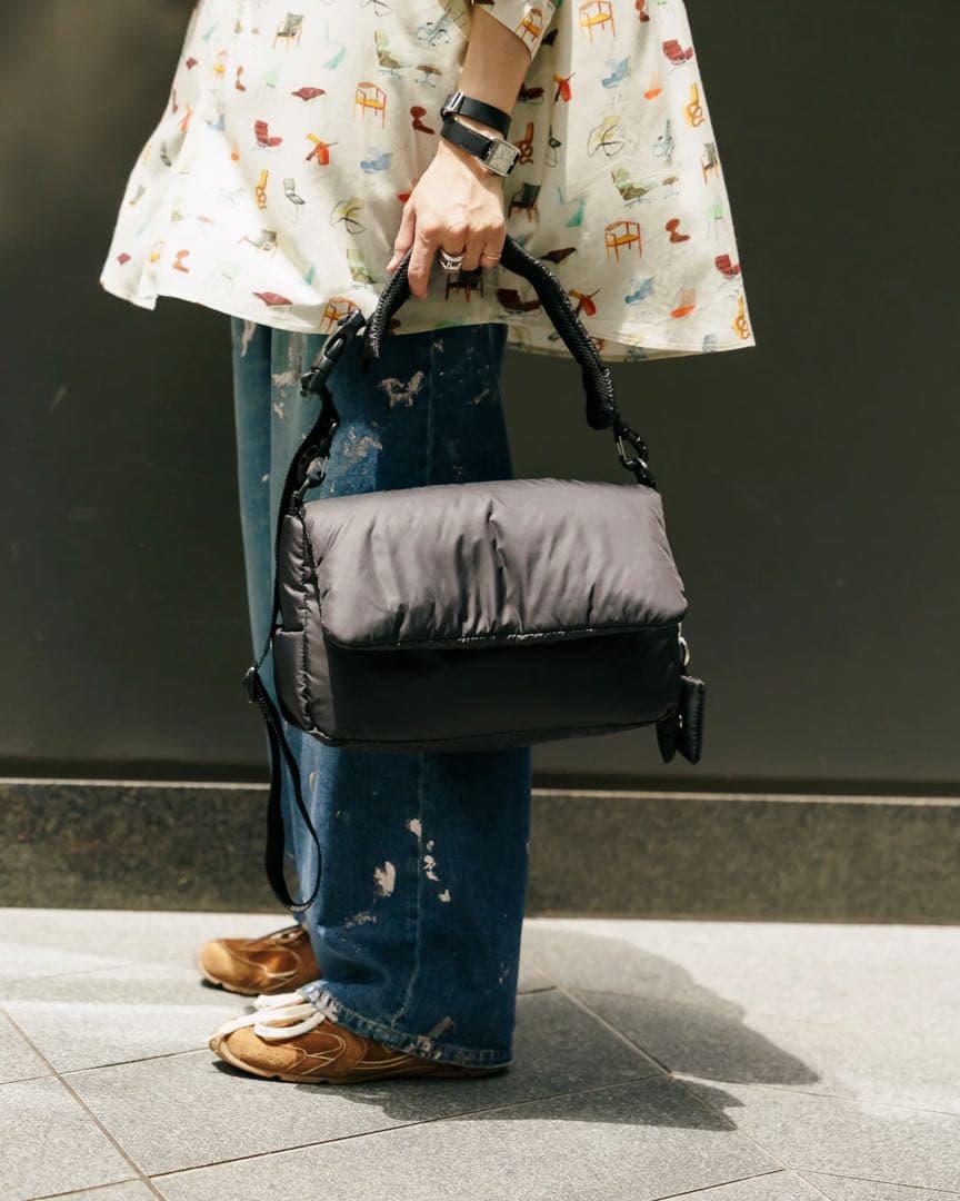 バッグ CLESSTE PADDED FLAP HOLIDAY BAG(BLACK)