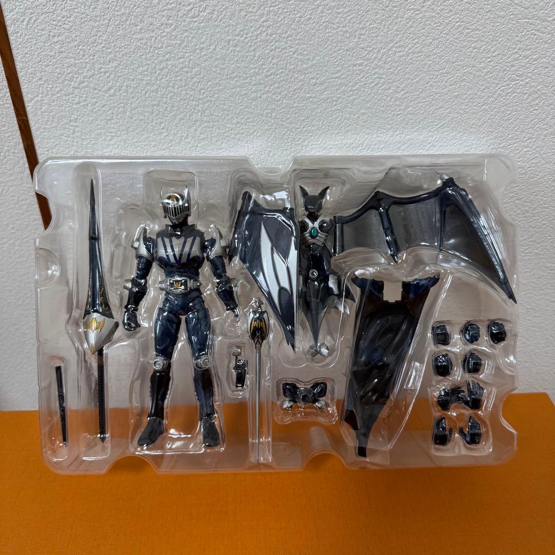 バンダイ S.H.Figuarts仮面ライダーナイト＆ダークウイングセット