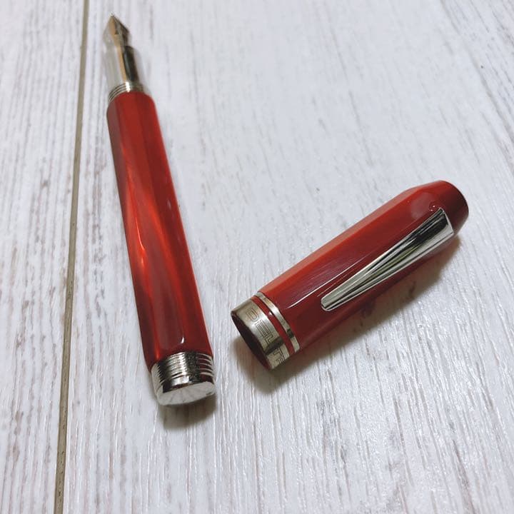 希少品　デルタ万年筆　プロフェリ　レッド