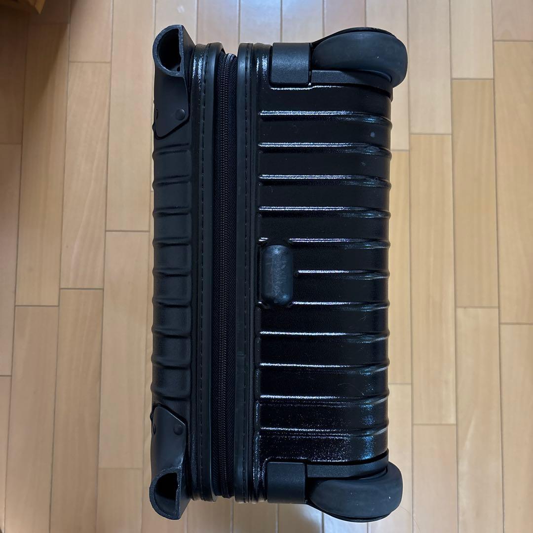 リモワ　サルサ　機内持ち込みサイズ