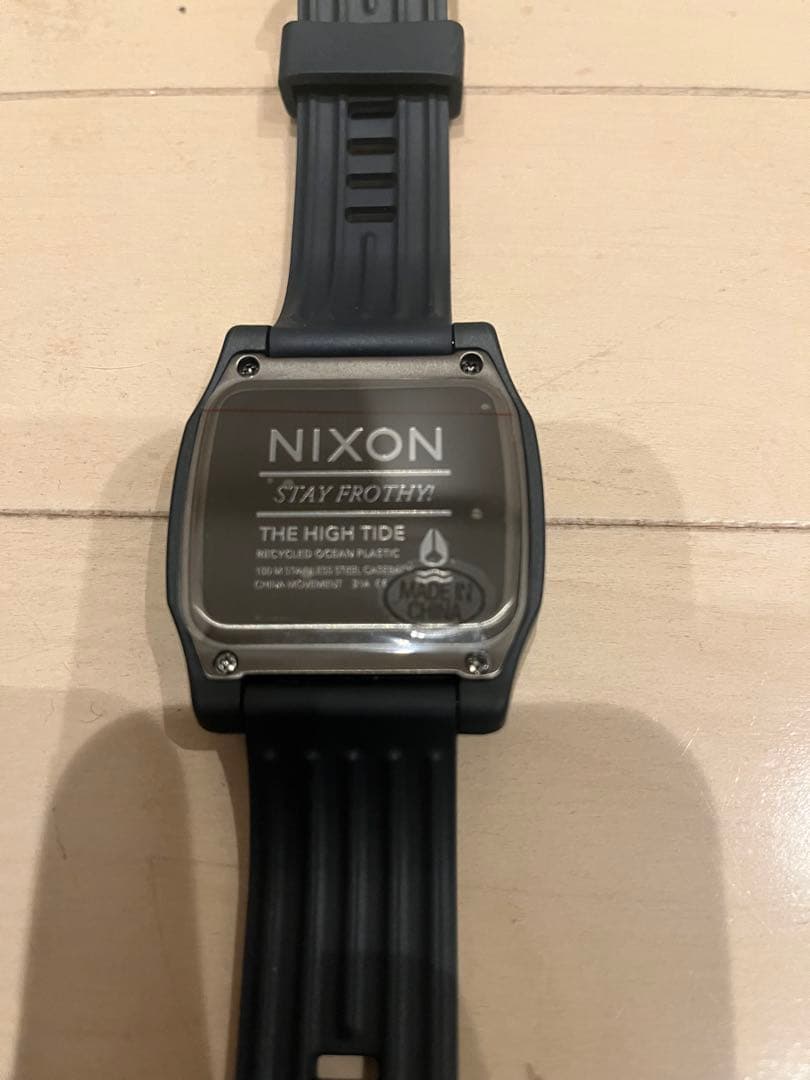 本日発送　新品未使用　NIXON HIGH TIDE