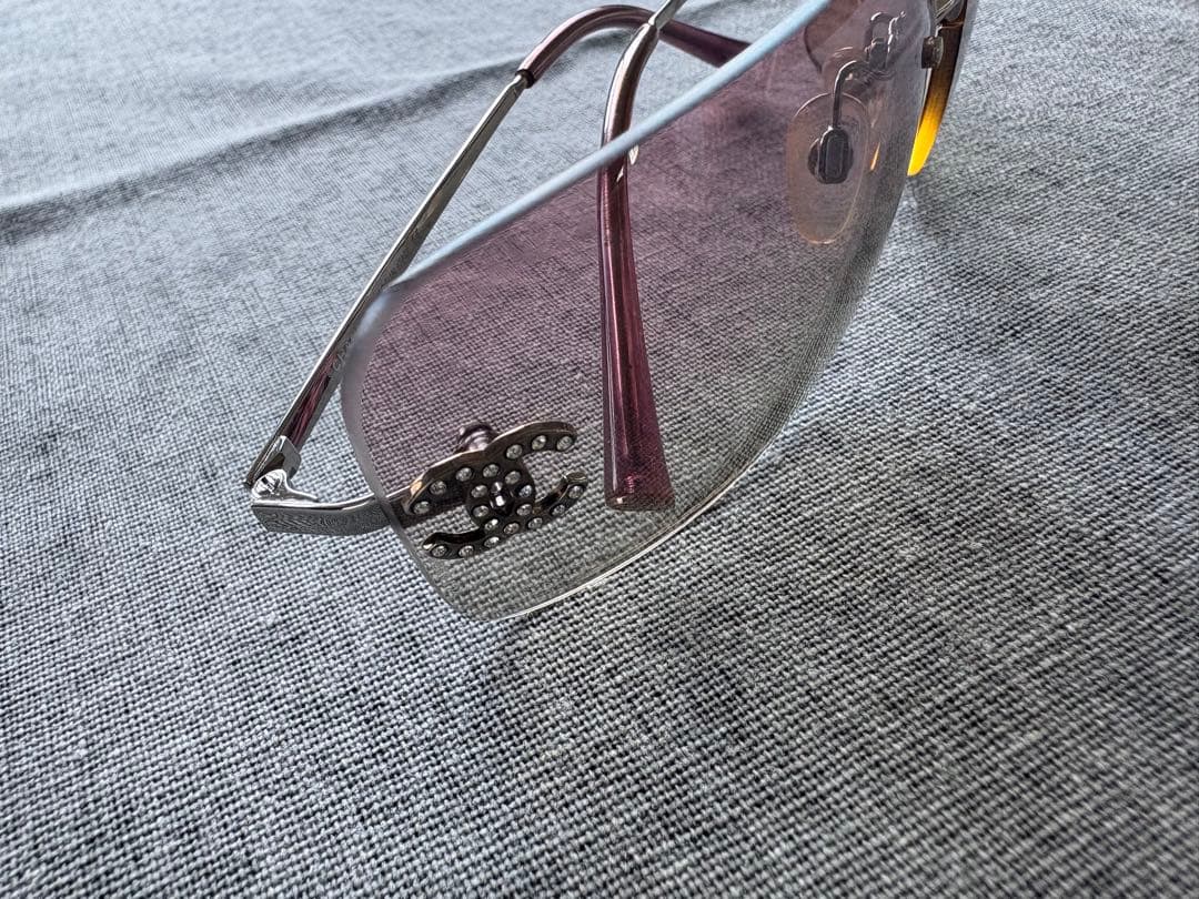 CHANEL　リムレス　サングラス　ラインストーン　ピンク　グラデーション　縁無