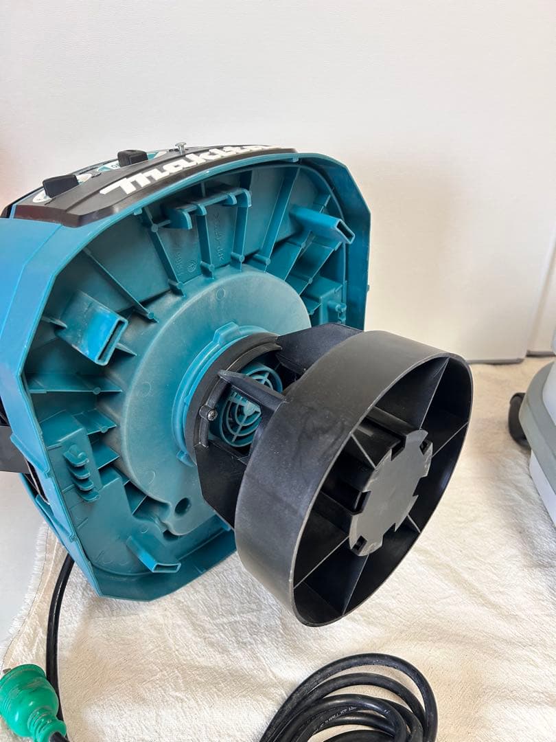 1213 マキタ　VC0820