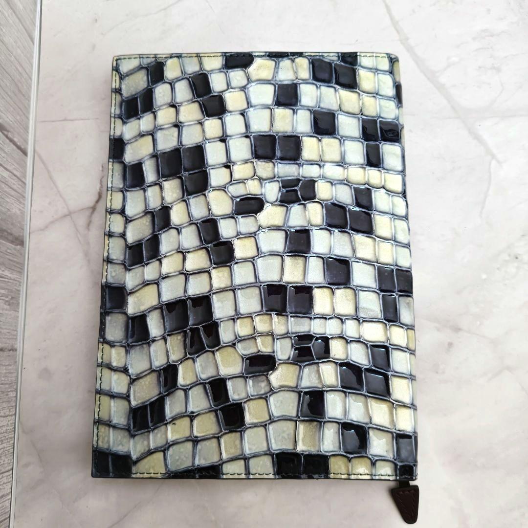 未使用品　クレア ステンドグラスイタリアンレザー　手帳カバー　アタオ