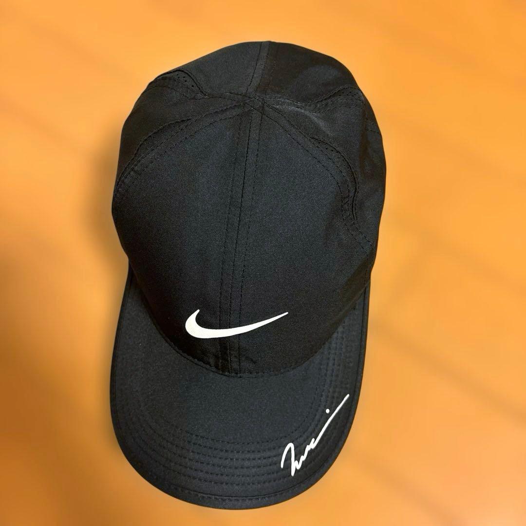 極美品　ナイキ　大阪なおみサインプリント入り　テニスキャップ　ユニ1サイズ