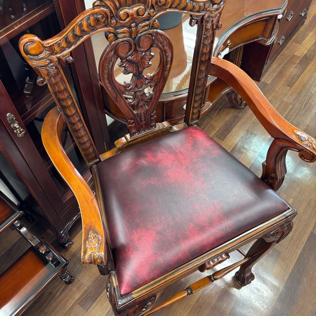 マホガニーアンティーク調 木製彫刻入り 巨大バーチェア 撮影用椅子 アームチェア