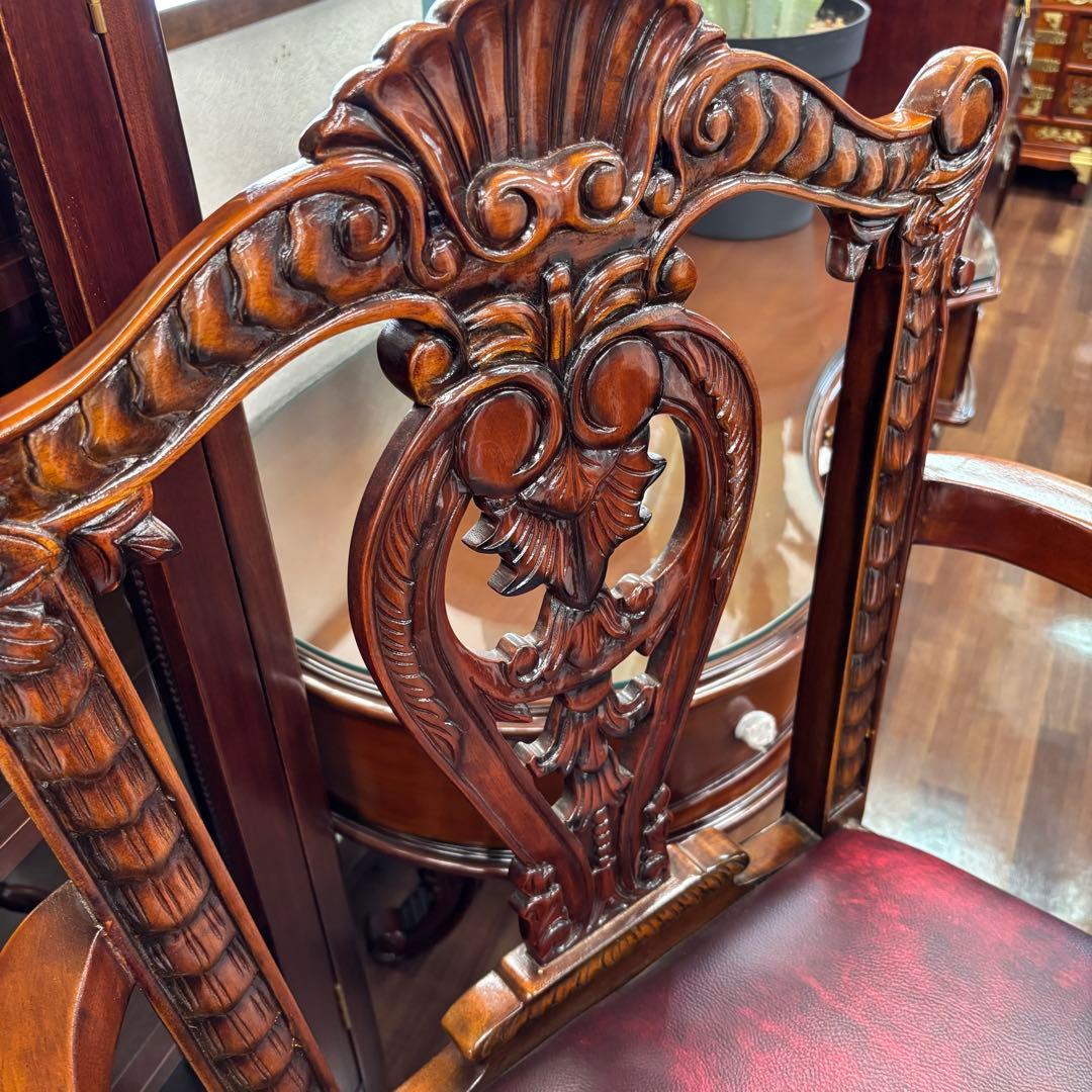 マホガニーアンティーク調 木製彫刻入り 巨大バーチェア 撮影用椅子 アームチェア