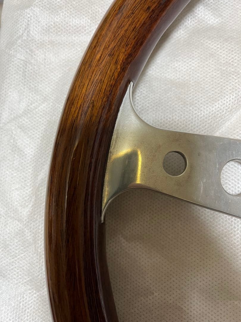 Momo Super Indy ステアリングホイール