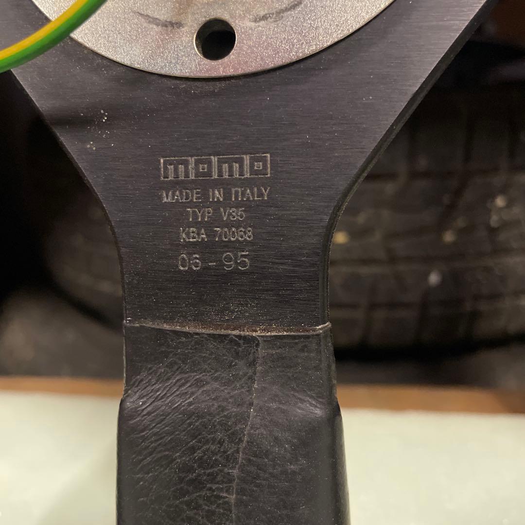 MOMOステアリング(TYP V35 KBA70068)