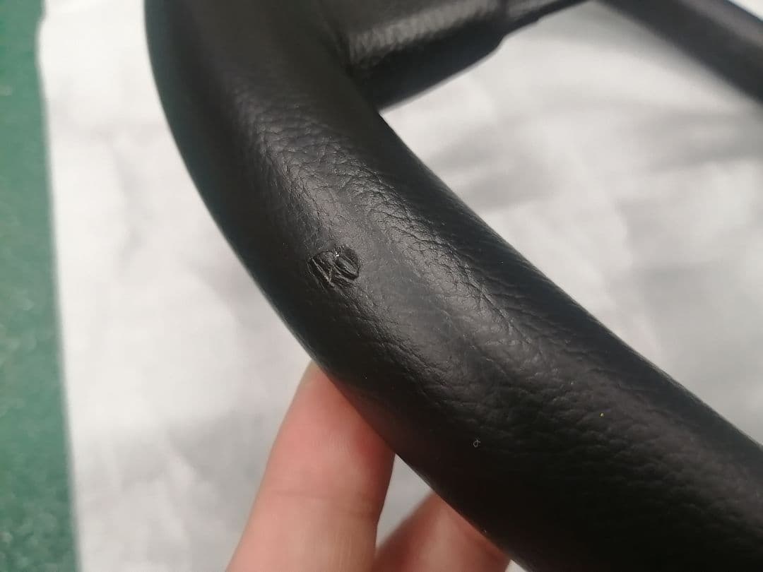 momoステアリング フルスピード ディープ 32.8π