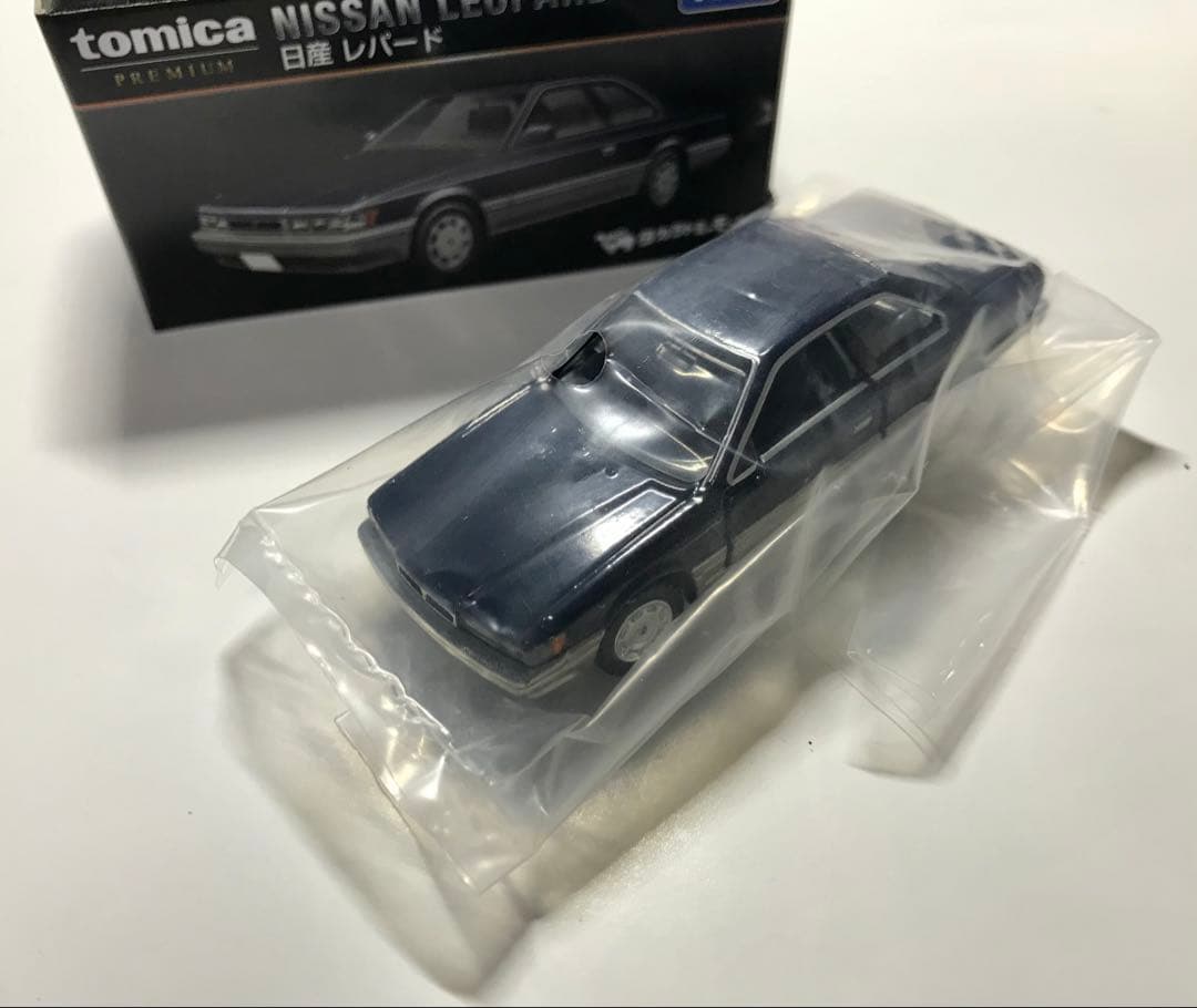 ど*ん様 トミカ　レパード